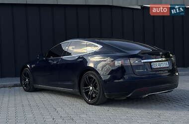 Ліфтбек Tesla Model S 2013 в 