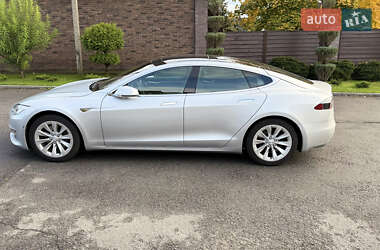 Ліфтбек Tesla Model S 2016 в  фото 9 Ліфтбек Tesla Model S 2016 в
