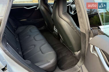 Ліфтбек Tesla Model S 2016 в  фото 16 Ліфтбек Tesla Model S 2016 в