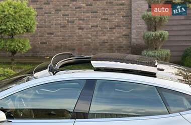 Ліфтбек Tesla Model S 2016 в Дніпрі фото 21 Ліфтбек Tesla Model S 2016 в Дніпрі