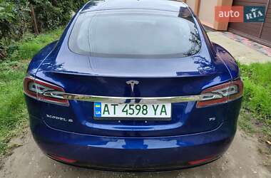 Ліфтбек Tesla Model S 2016 в  фото 5 Ліфтбек Tesla Model S 2016 в