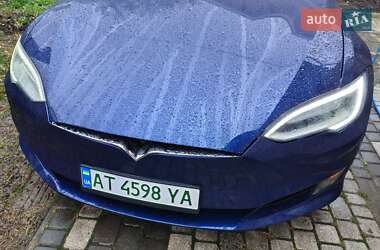 Ліфтбек Tesla Model S 2016 в  фото 16 Ліфтбек Tesla Model S 2016 в