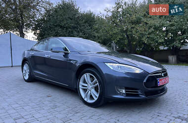 Лифтбек Tesla Model S 2016 в 