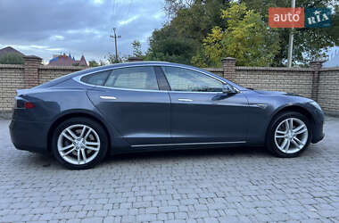 Лифтбек Tesla Model S 2016 в 