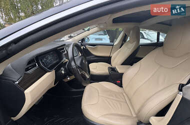 Ліфтбек Tesla Model S 2014 в 
