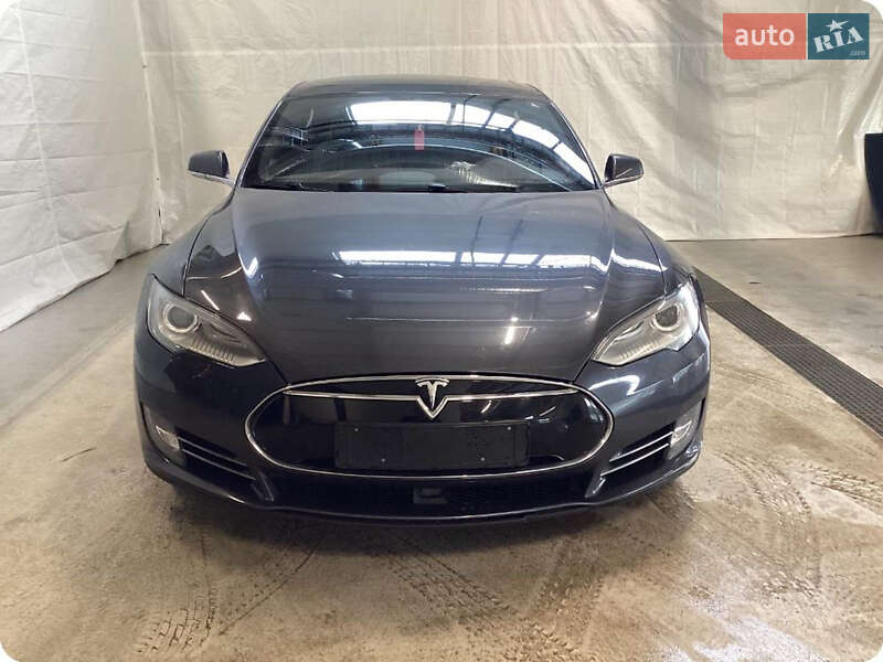 Ліфтбек Tesla Model S 2016 в 