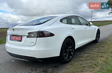 Лифтбек Tesla Model S 2015 в 