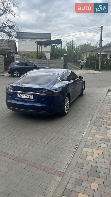 Ліфтбек Tesla Model S 2015 в Луцьку