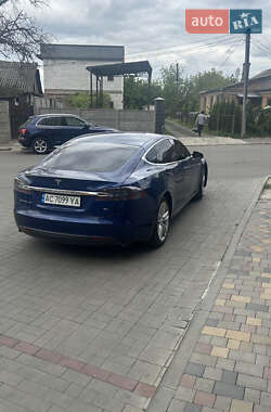 Лифтбек Tesla Model S 2015 в 