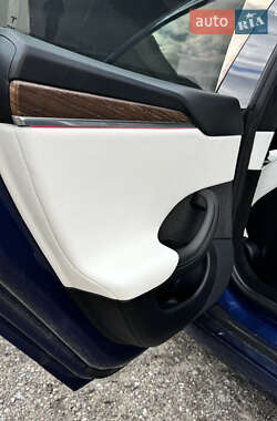 Лифтбек Tesla Model S 2021 в 