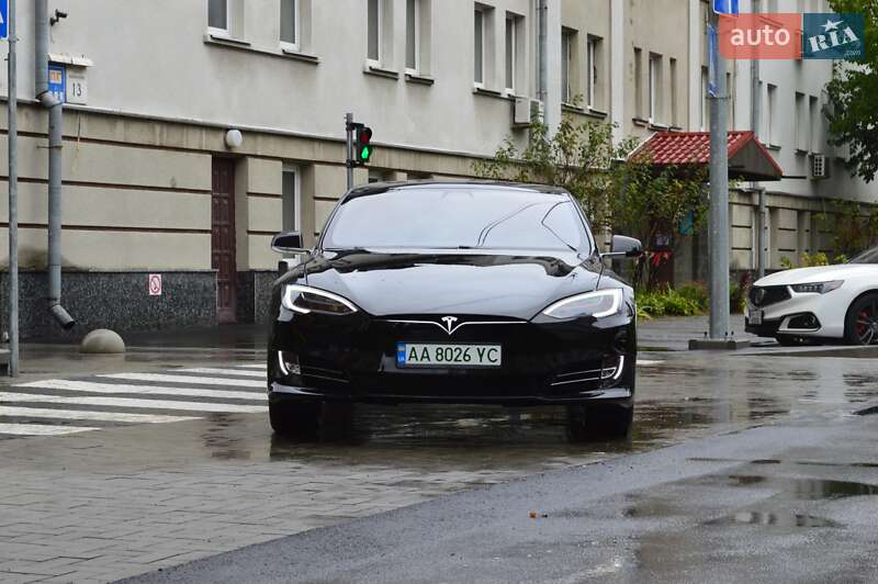 Ліфтбек Tesla Model S 2020 в Києві