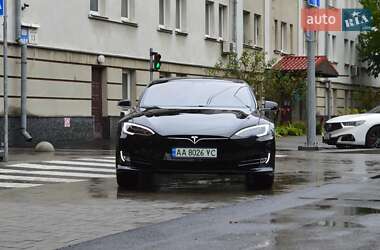 Лифтбек Tesla Model S 2020 в 
