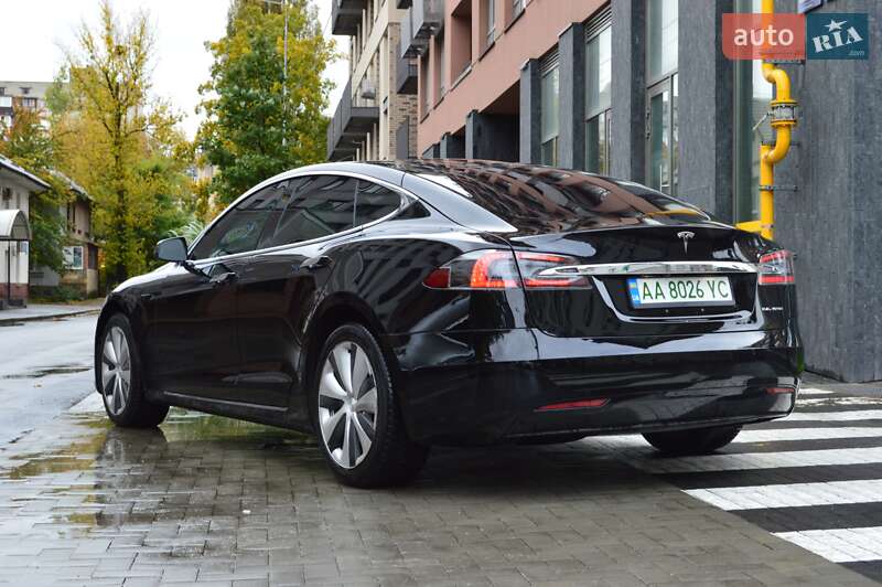 Ліфтбек Tesla Model S 2020 в Києві