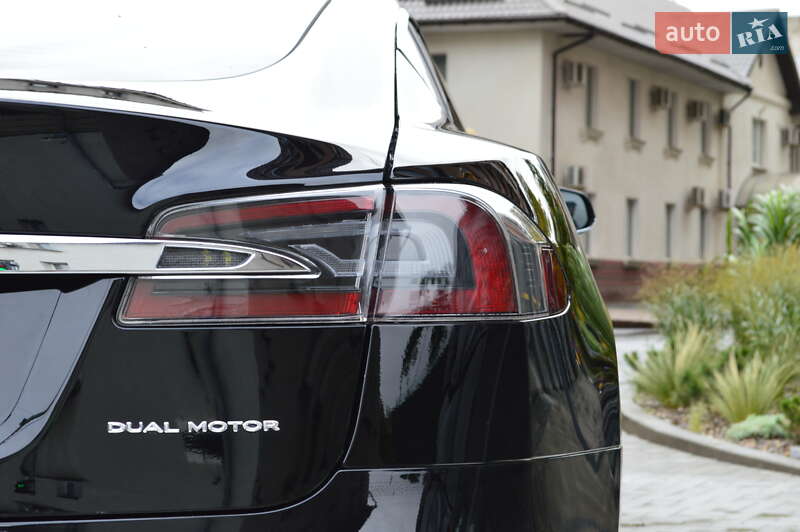 Ліфтбек Tesla Model S 2020 в Києві