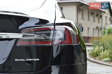 Лифтбек Tesla Model S 2020 в 