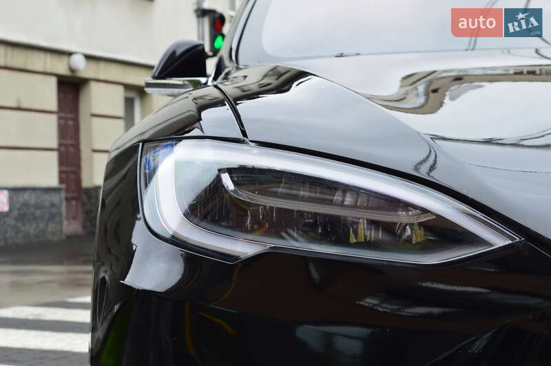 Ліфтбек Tesla Model S 2020 в Києві