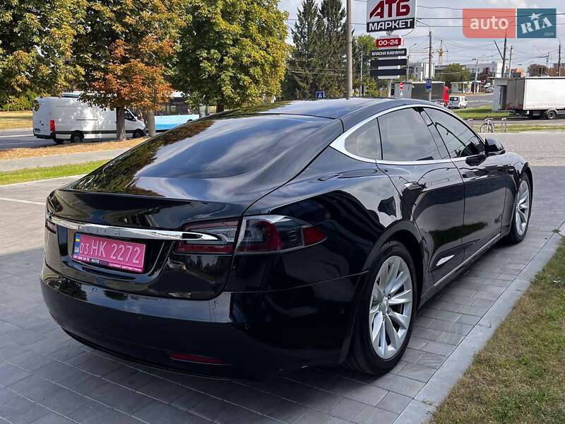 Лифтбек Tesla Model S 2016 в Луцке