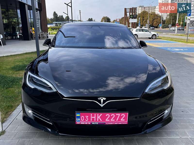 Лифтбек Tesla Model S 2016 в Луцке