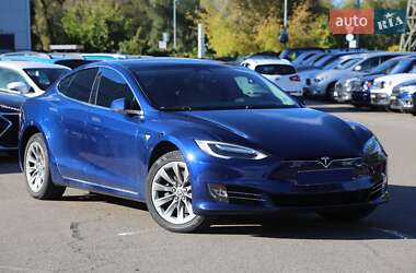 Лифтбек Tesla Model S 2017 в Киеве