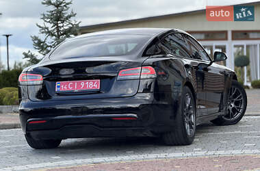 Лифтбек Tesla Model S 2024 в 