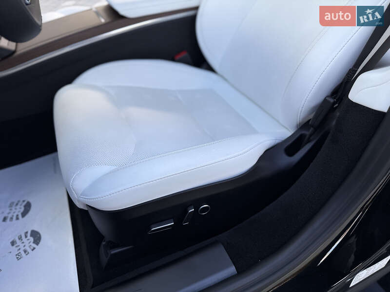 Ліфтбек Tesla Model S 2024 в Дрогобичі