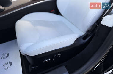 Лифтбек Tesla Model S 2024 в 