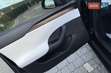 Лифтбек Tesla Model S 2024 в 
