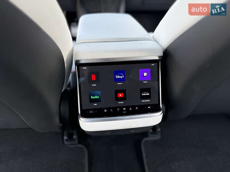 Ліфтбек Tesla Model S 2024 в Дрогобичі