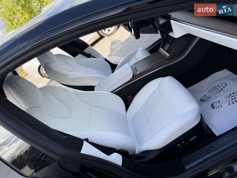 Ліфтбек Tesla Model S 2024 в Дрогобичі