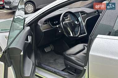 Лифтбек Tesla Model S 2015 в 