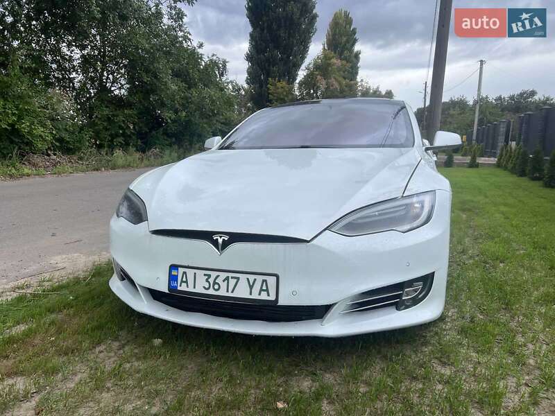Ліфтбек Tesla Model S 2016 в Броварах