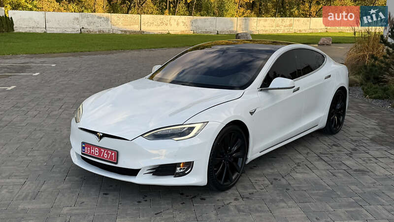 Ліфтбек Tesla Model S 2017 в Луцьку