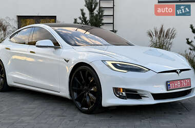 Лифтбек Tesla Model S 2017 в 