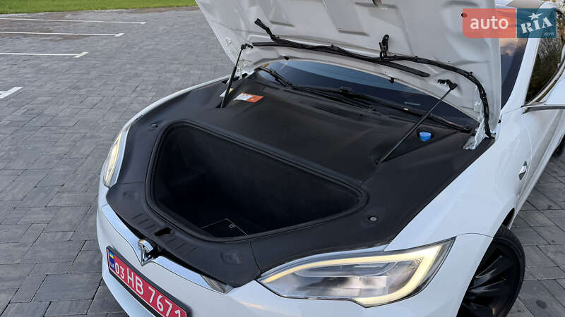 Ліфтбек Tesla Model S 2017 в Луцьку