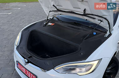 Лифтбек Tesla Model S 2017 в 