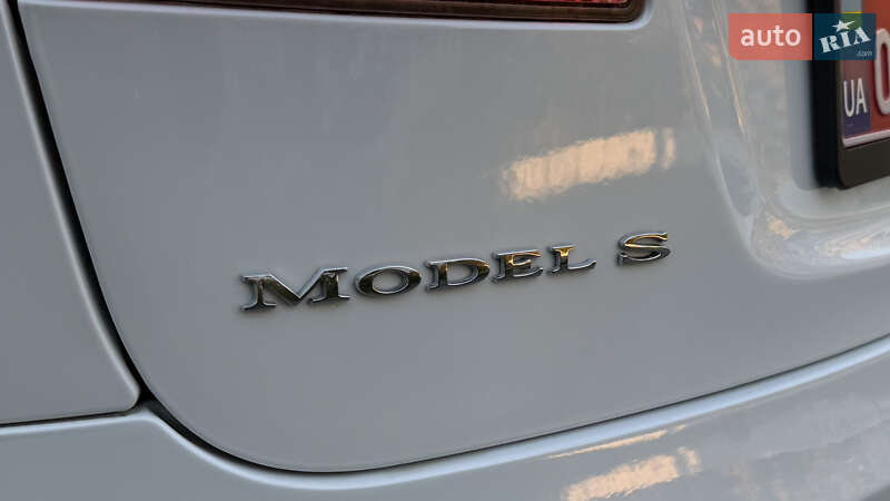 Ліфтбек Tesla Model S 2017 в Луцьку
