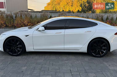Лифтбек Tesla Model S 2017 в 