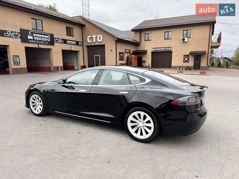 Лифтбек Tesla Model S 2017 в Ирпене