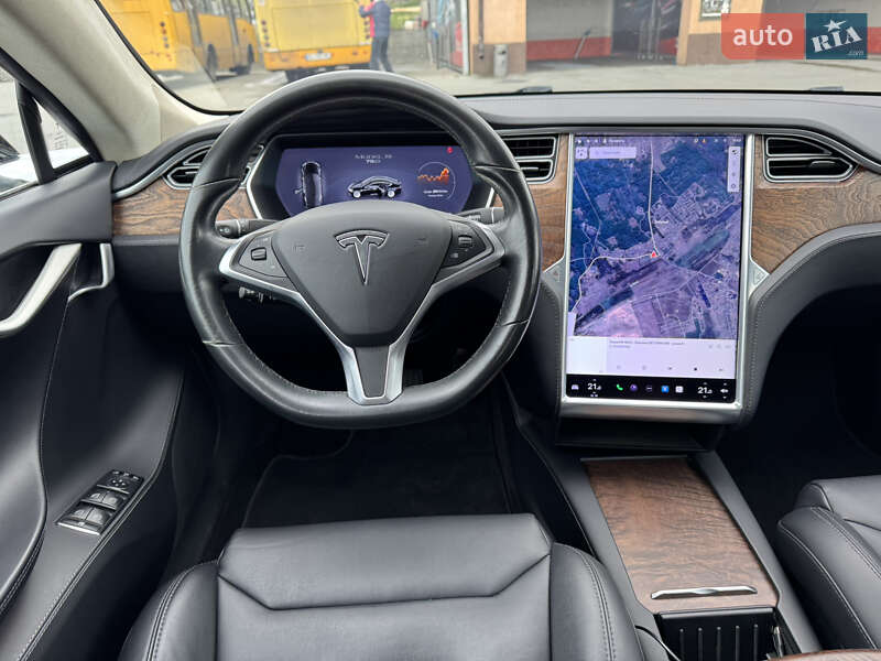 Лифтбек Tesla Model S 2017 в Ирпене