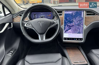Лифтбек Tesla Model S 2017 в 