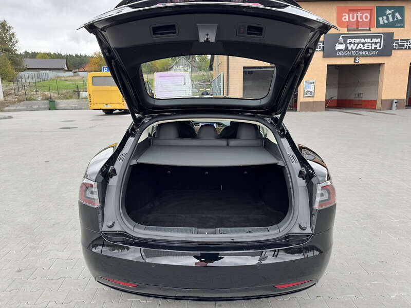 Лифтбек Tesla Model S 2017 в Ирпене
