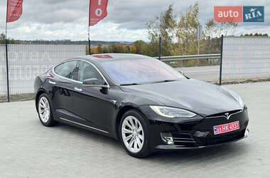 Лифтбек Tesla Model S 2017 в Ирпене