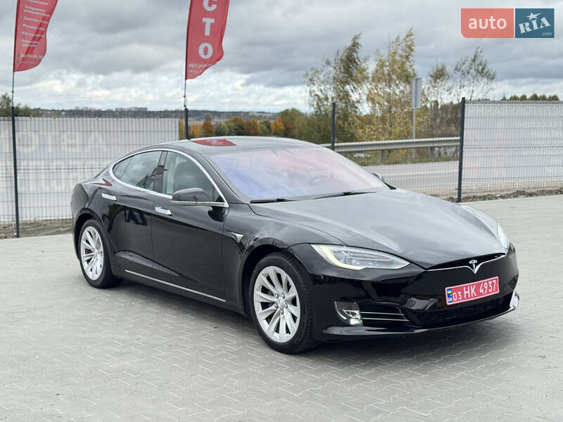 Лифтбек Tesla Model S 2017 в 