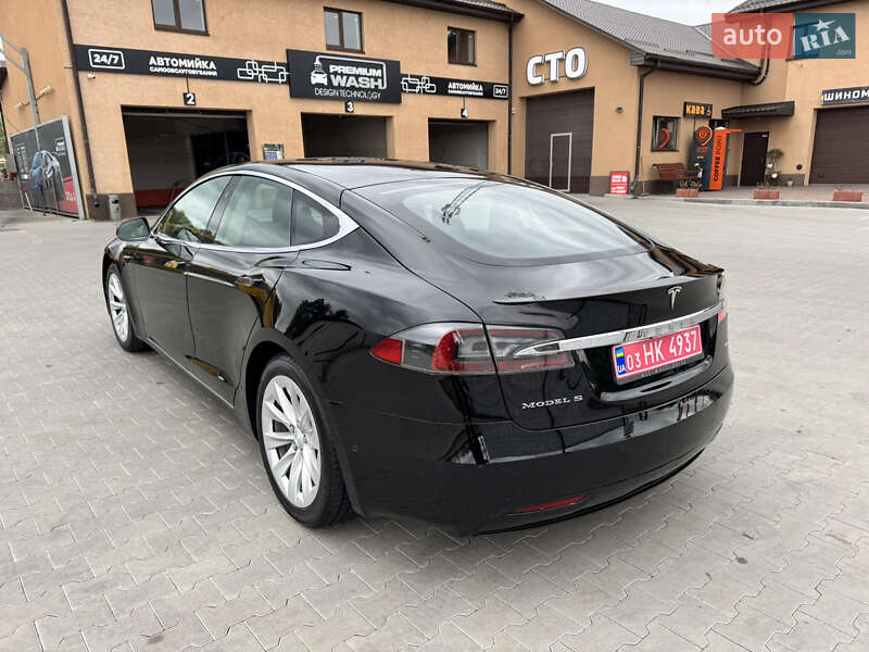 Лифтбек Tesla Model S 2017 в Ирпене
