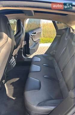 Лифтбек Tesla Model S 2013 в 