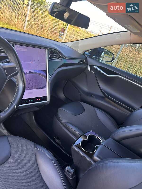 Лифтбек Tesla Model S 2013 в Львове