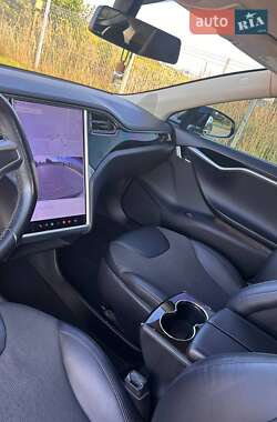 Лифтбек Tesla Model S 2013 в 