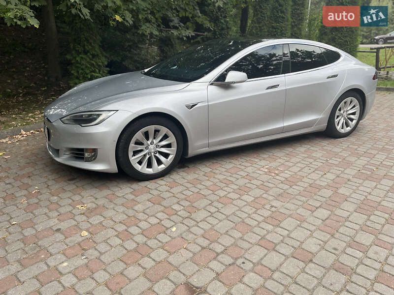 Tesla Model S 2018