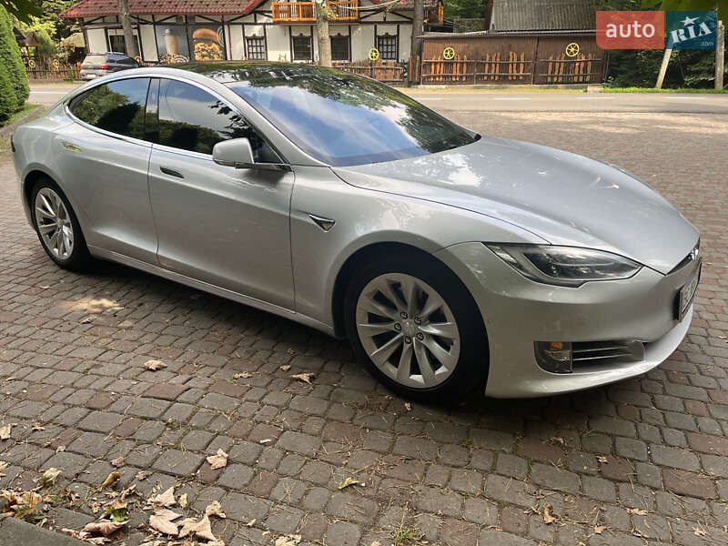 Ліфтбек Tesla Model S 2018 в Трускавці