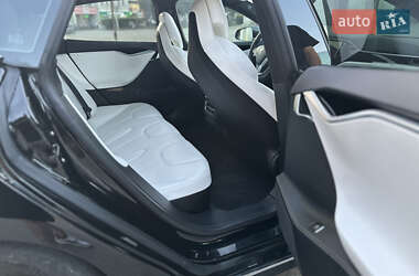 Лифтбек Tesla Model S 2017 в 